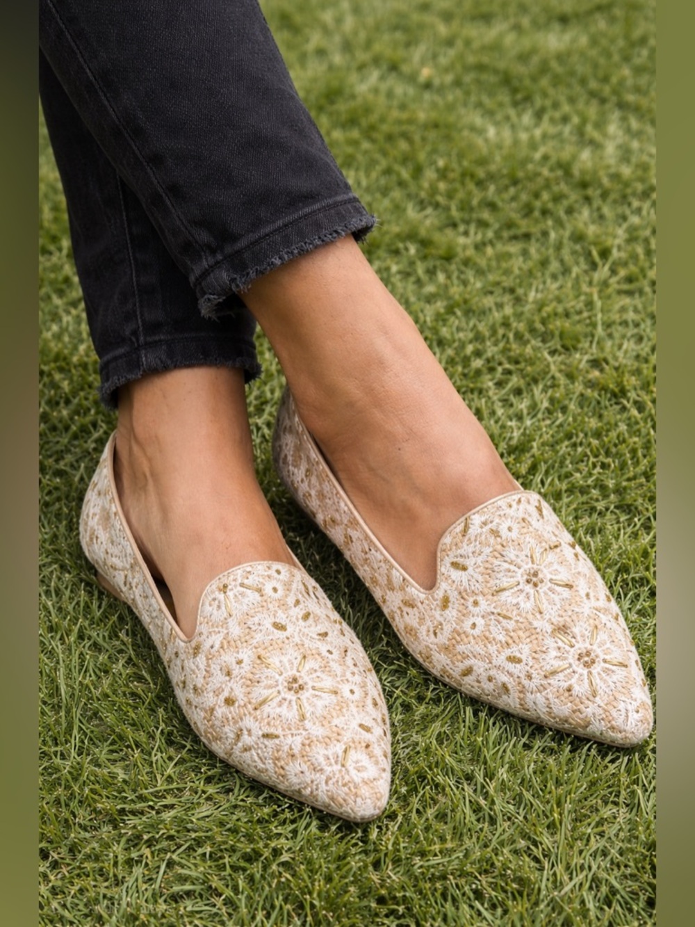 Embroidered Pointed Toe Flats Size 38 Boho Floral ivory&Gold Slip On-Bon Bonite